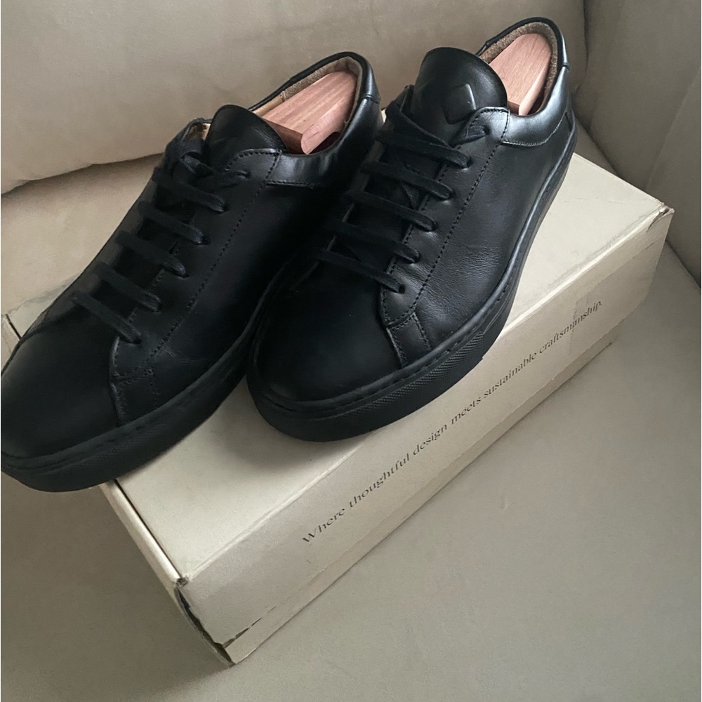 KOIO Mens Black Capri Sneakers Sz 39